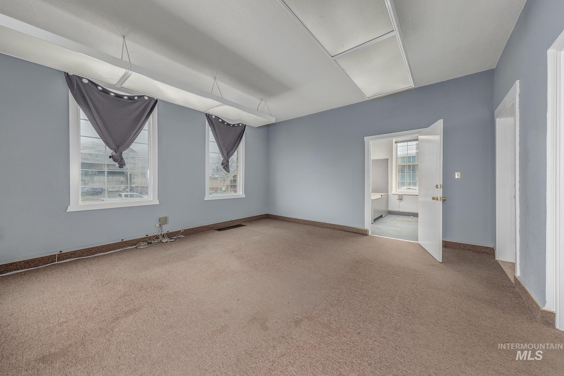 252 B St Property Photo 11