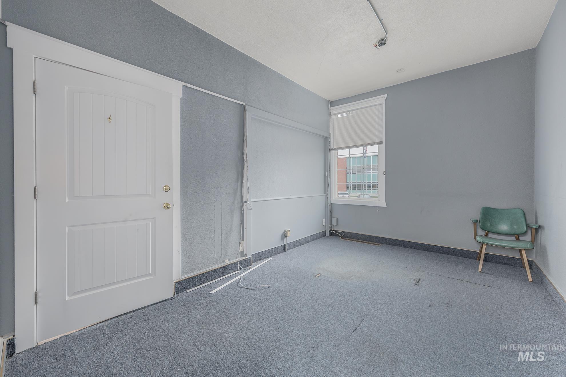 252 B St Property Photo 15
