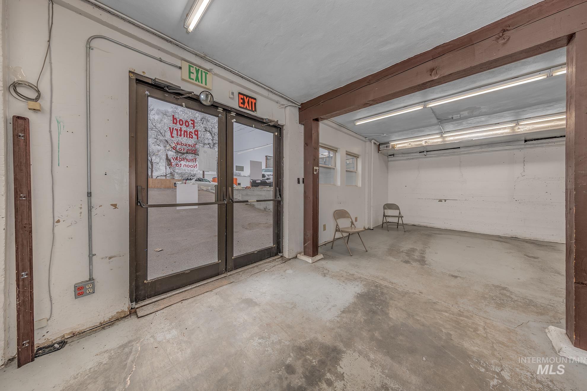 252 B St Property Photo 17