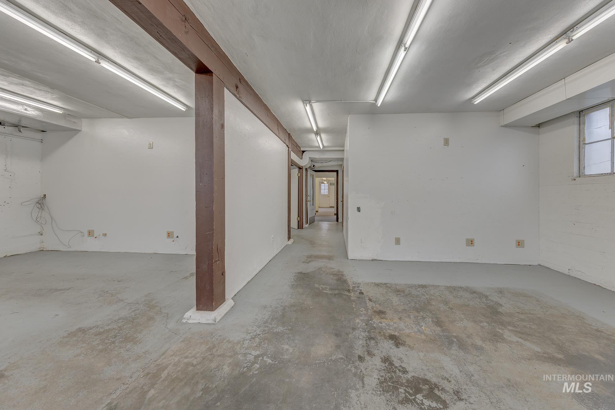 252 B St Property Photo 18