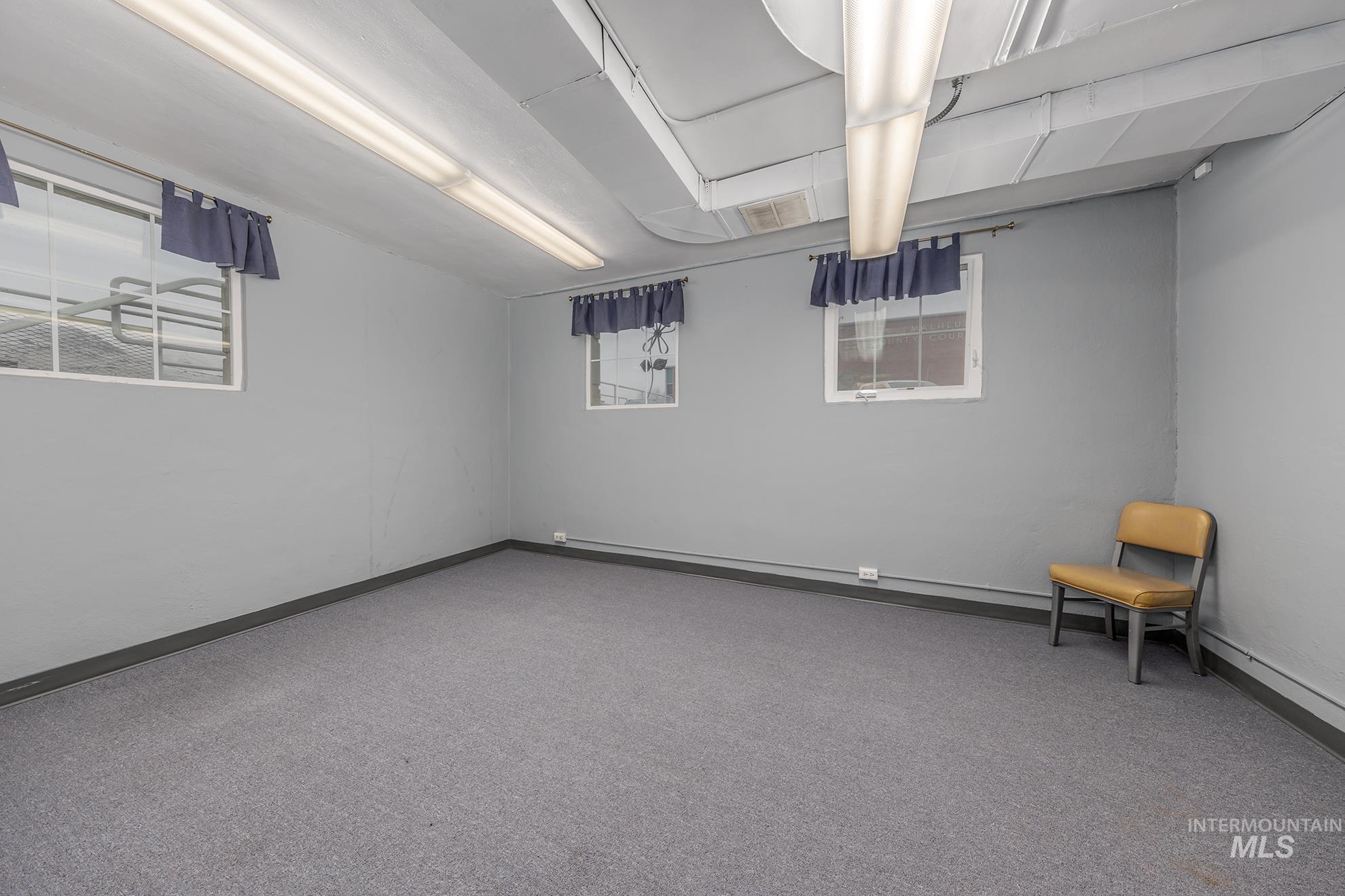252 B St Property Photo 25