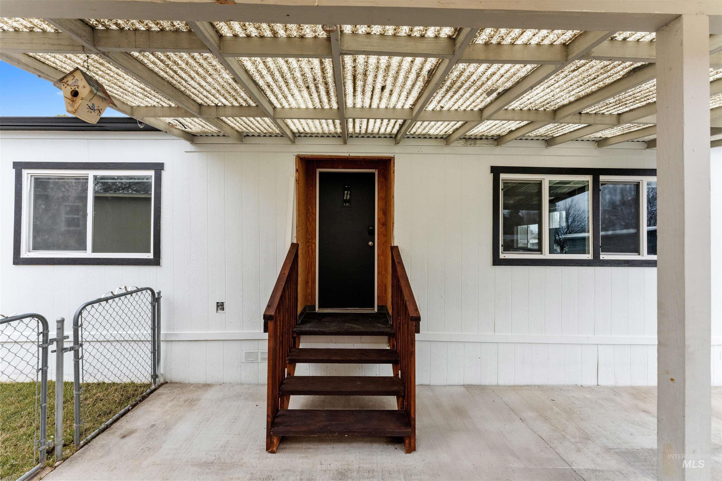 529 N Meadowland Cir Property Photo 4