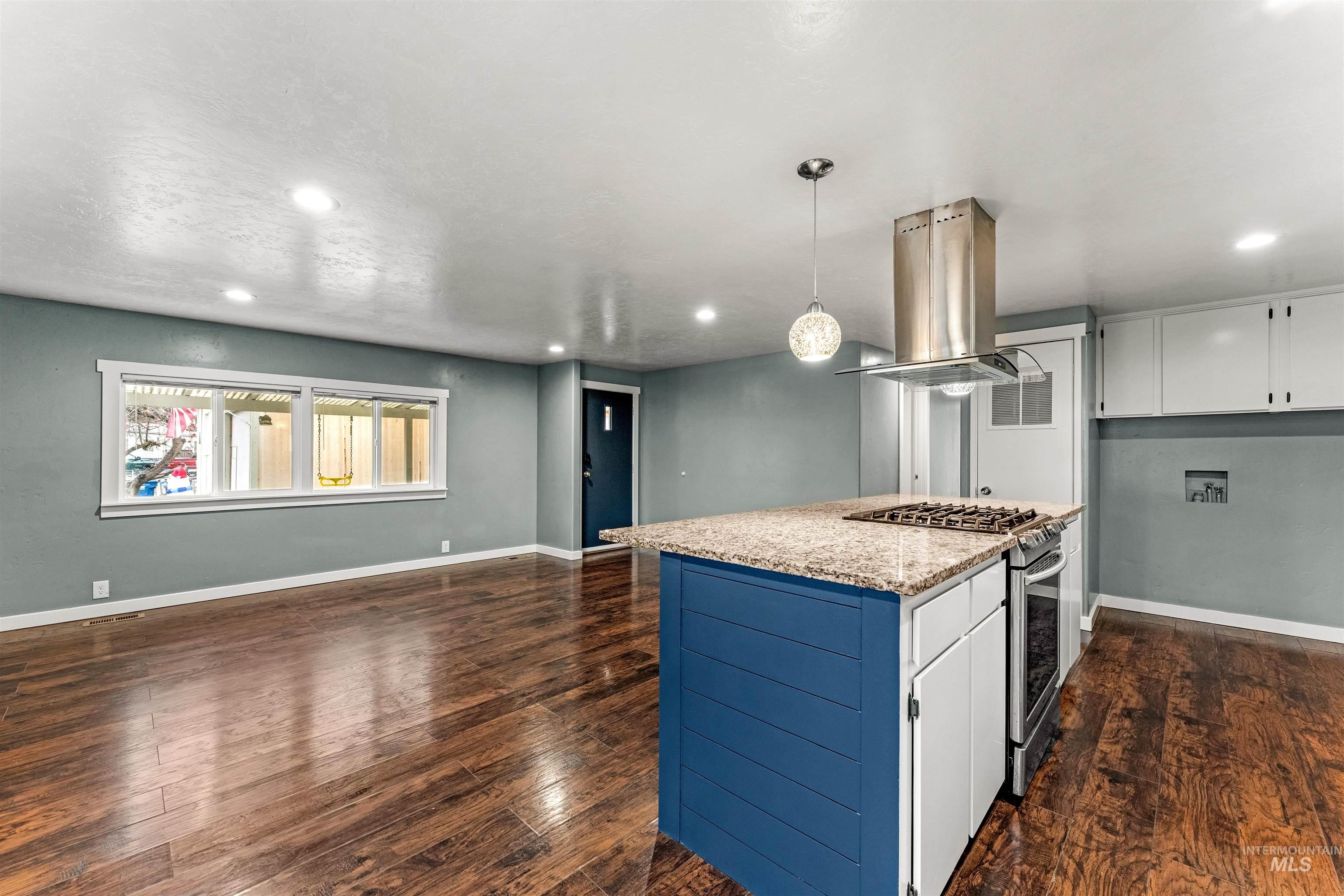 529 N Meadowland Cir Property Photo 8