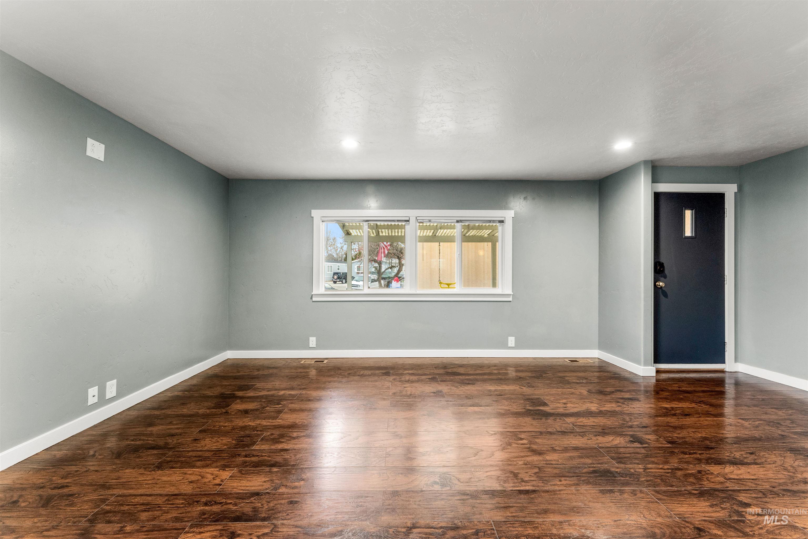 529 N Meadowland Cir Property Photo 10