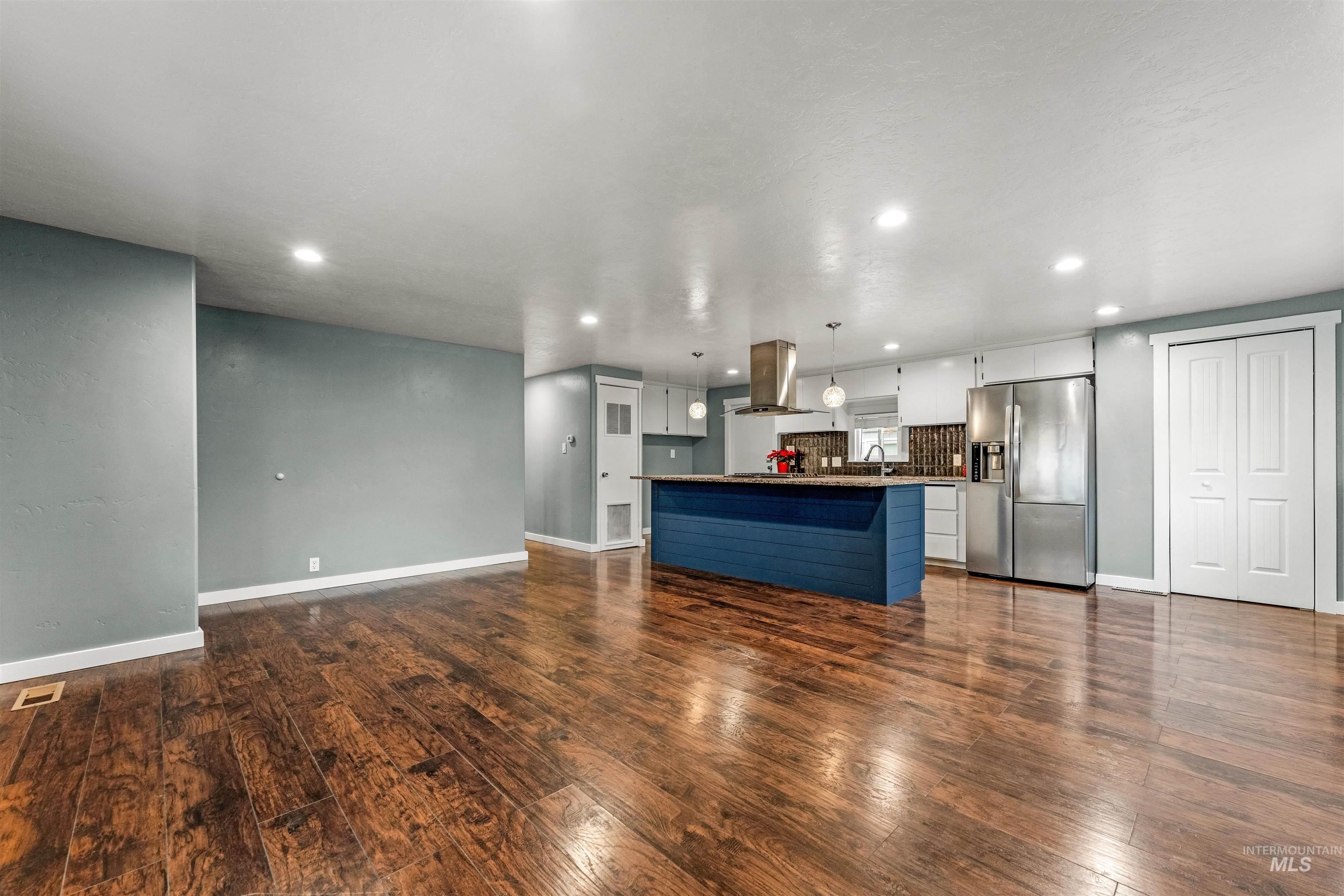 529 N Meadowland Cir Property Photo 11