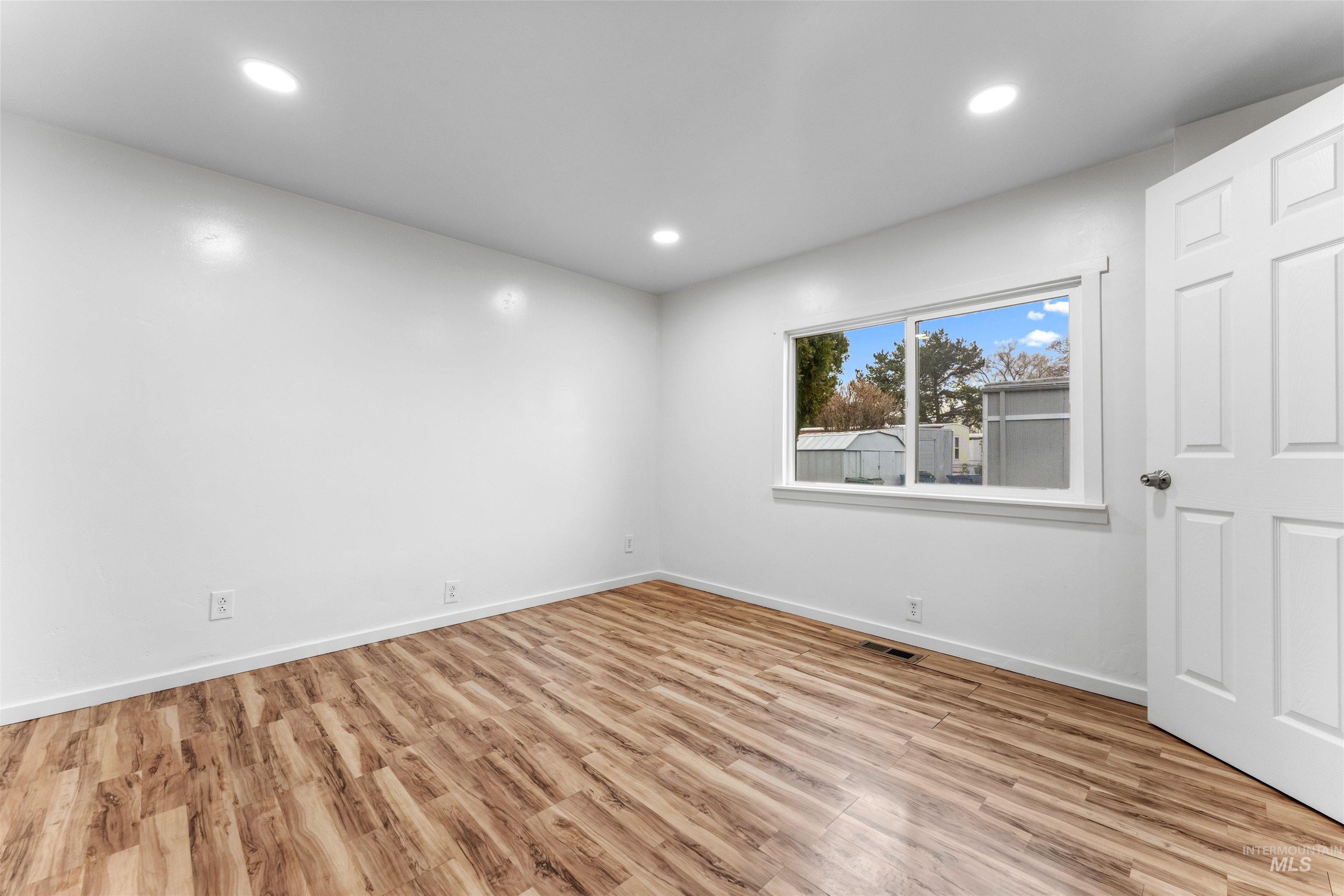 529 N Meadowland Cir Property Photo 12