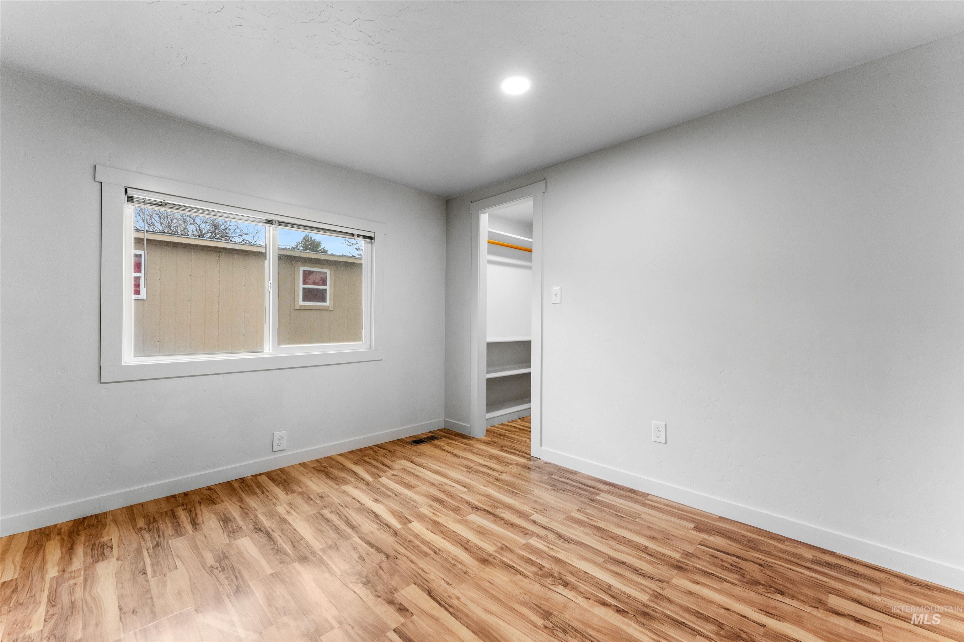 529 N Meadowland Cir Property Photo 17