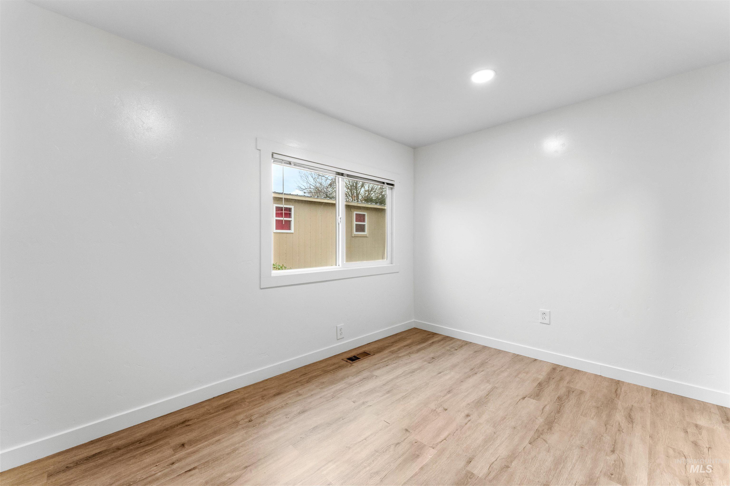 529 N Meadowland Cir Property Photo 19