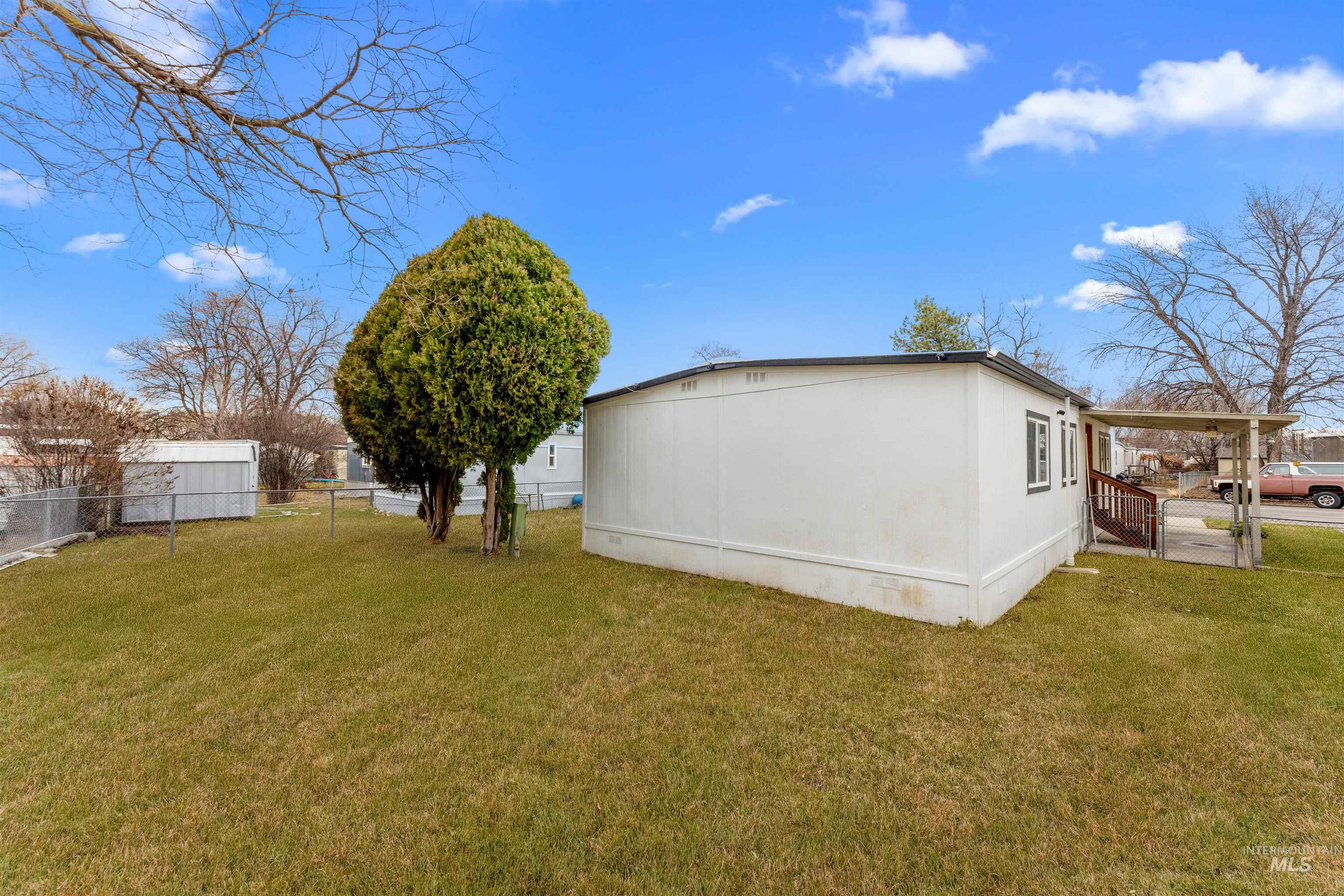 529 N Meadowland Cir Property Photo 21