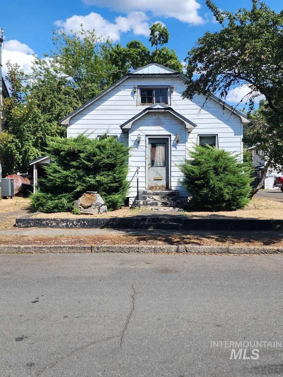 134 S A Street Property Photo 1