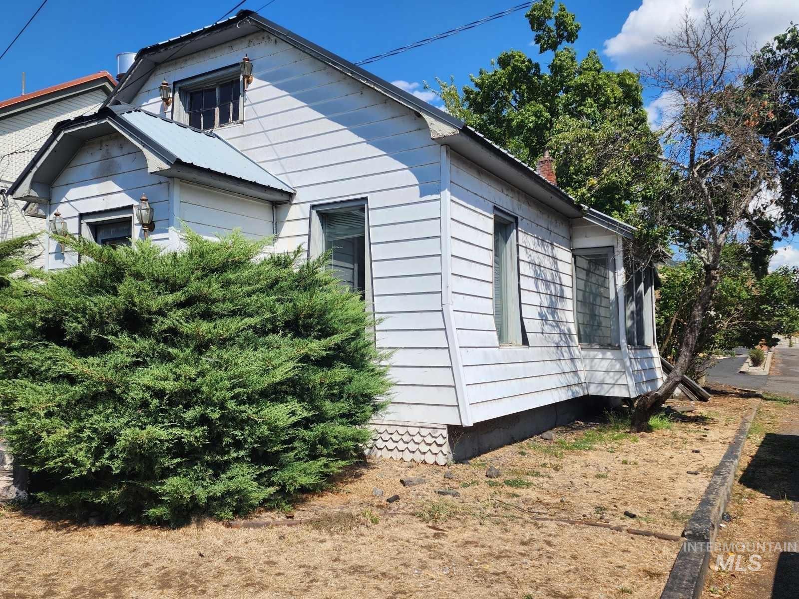 134 S A Street Property Photo 3
