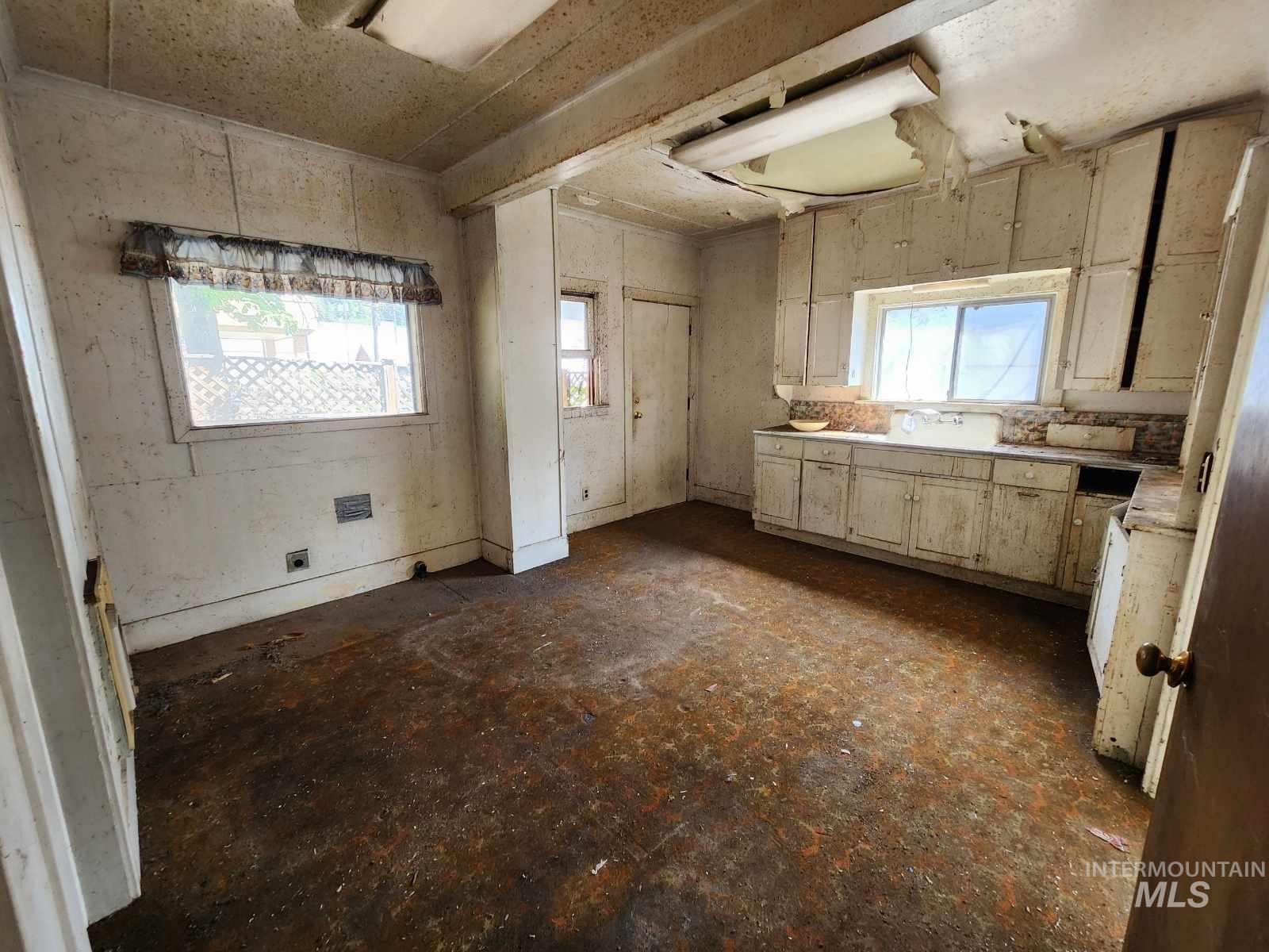 134 S A Street Property Photo 6