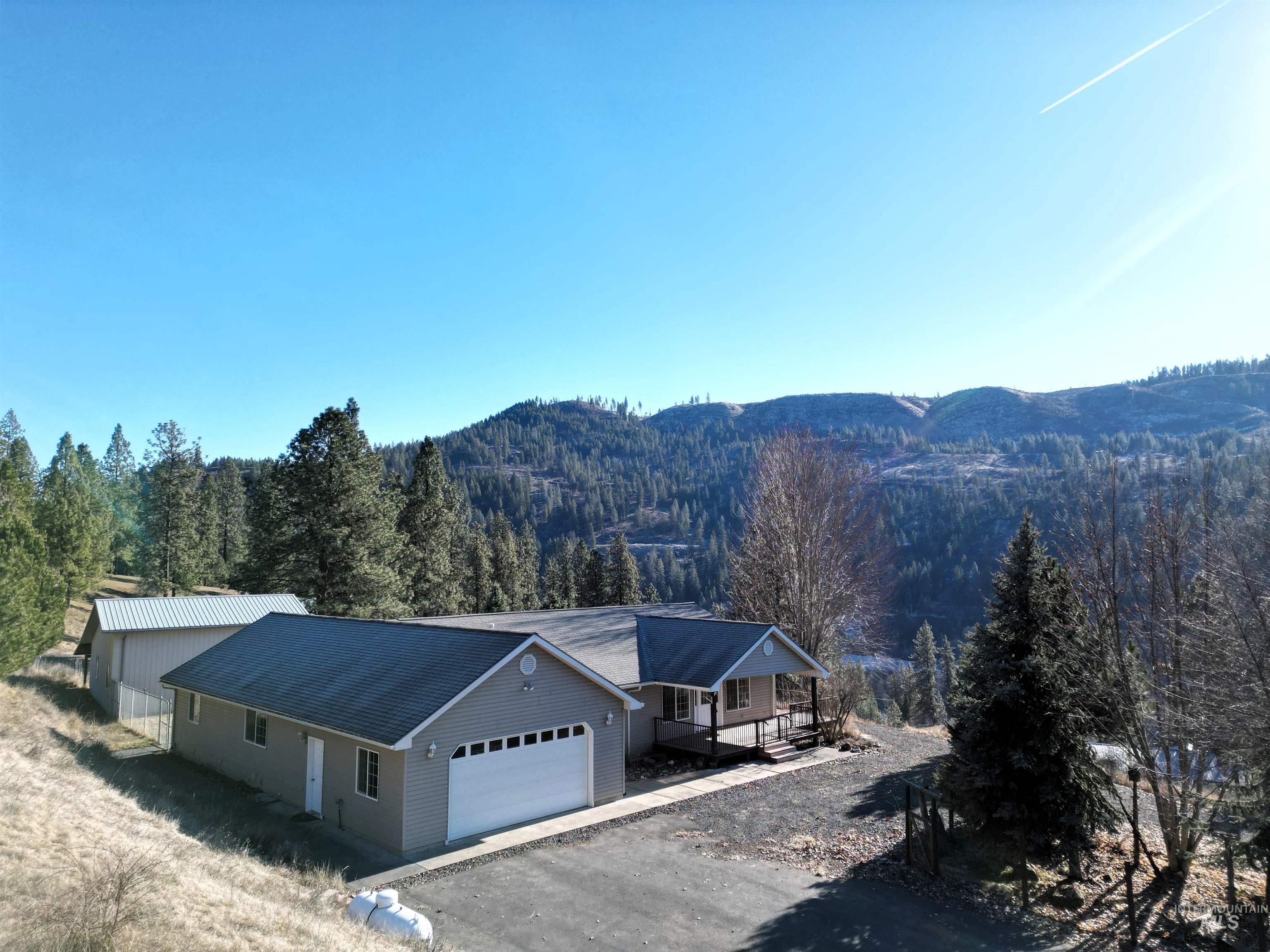 656 Adams Rd Property Photo