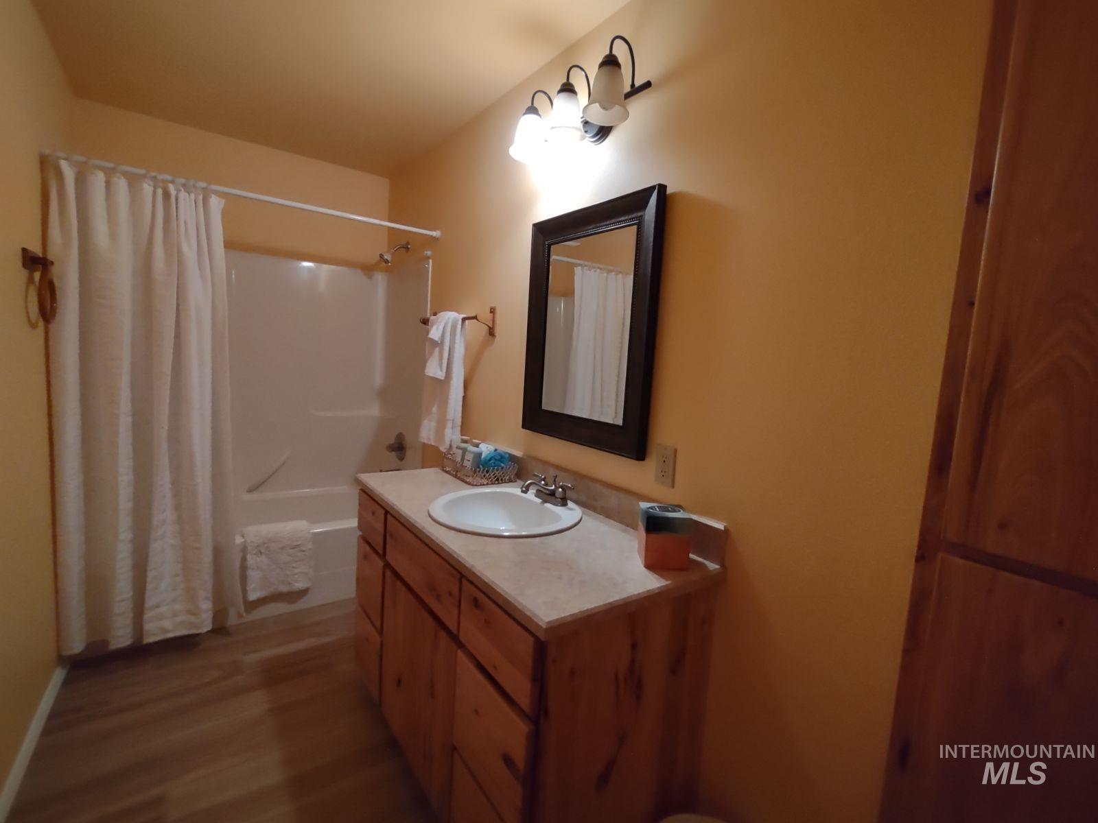 656 Adams Rd Property Photo 13