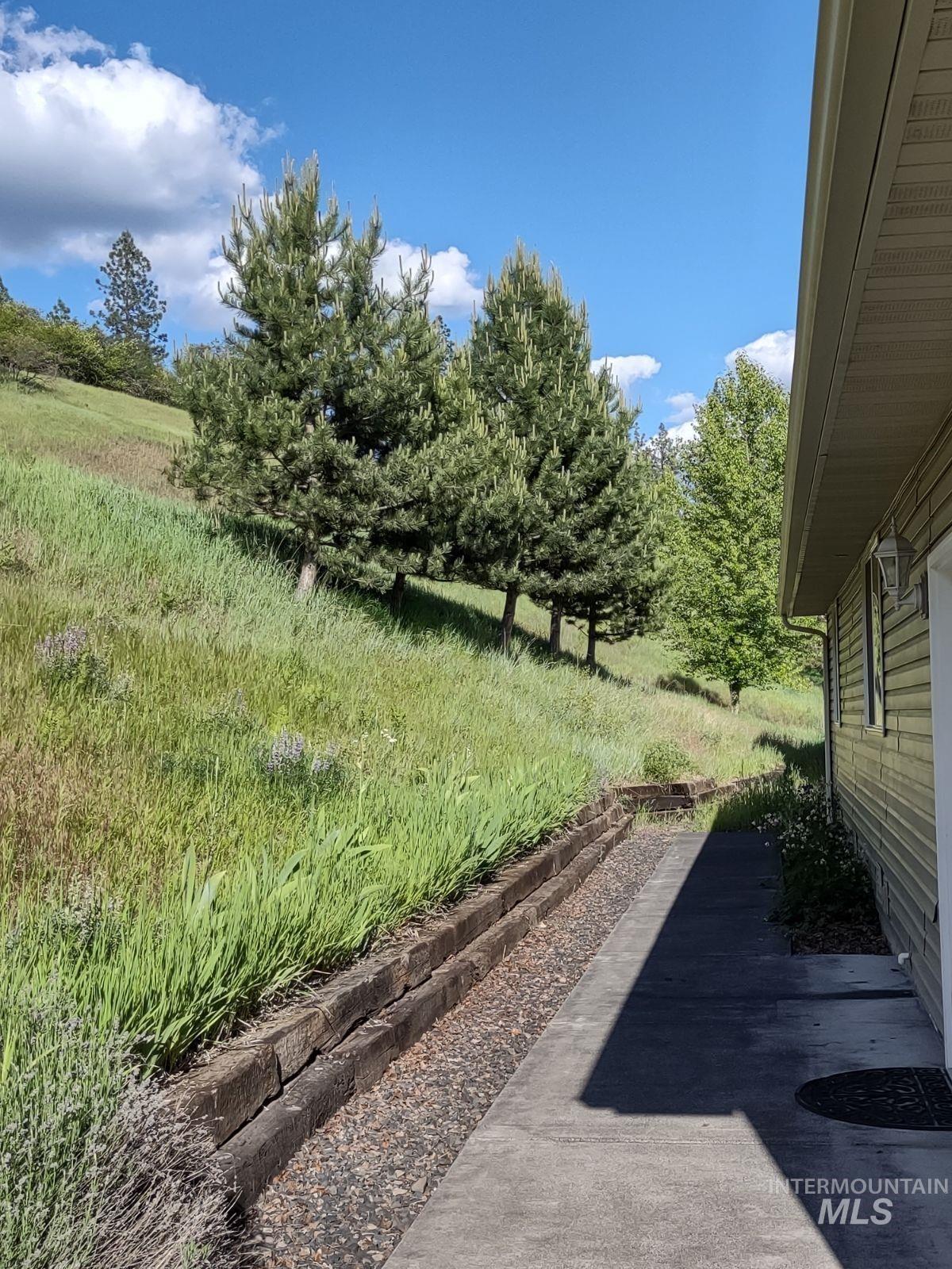 656 Adams Rd Property Photo 21