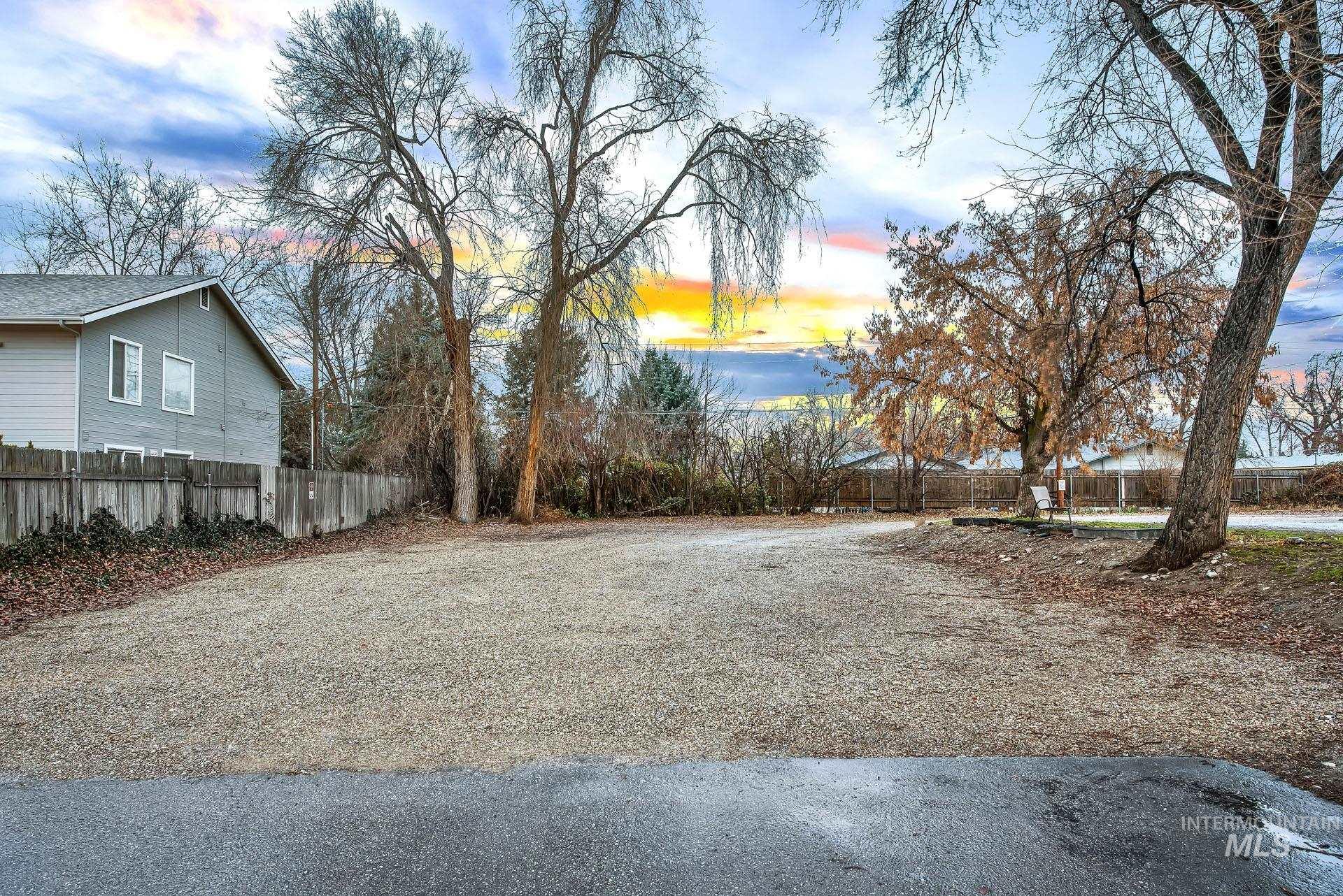 4029 W State Street Property Photo 6