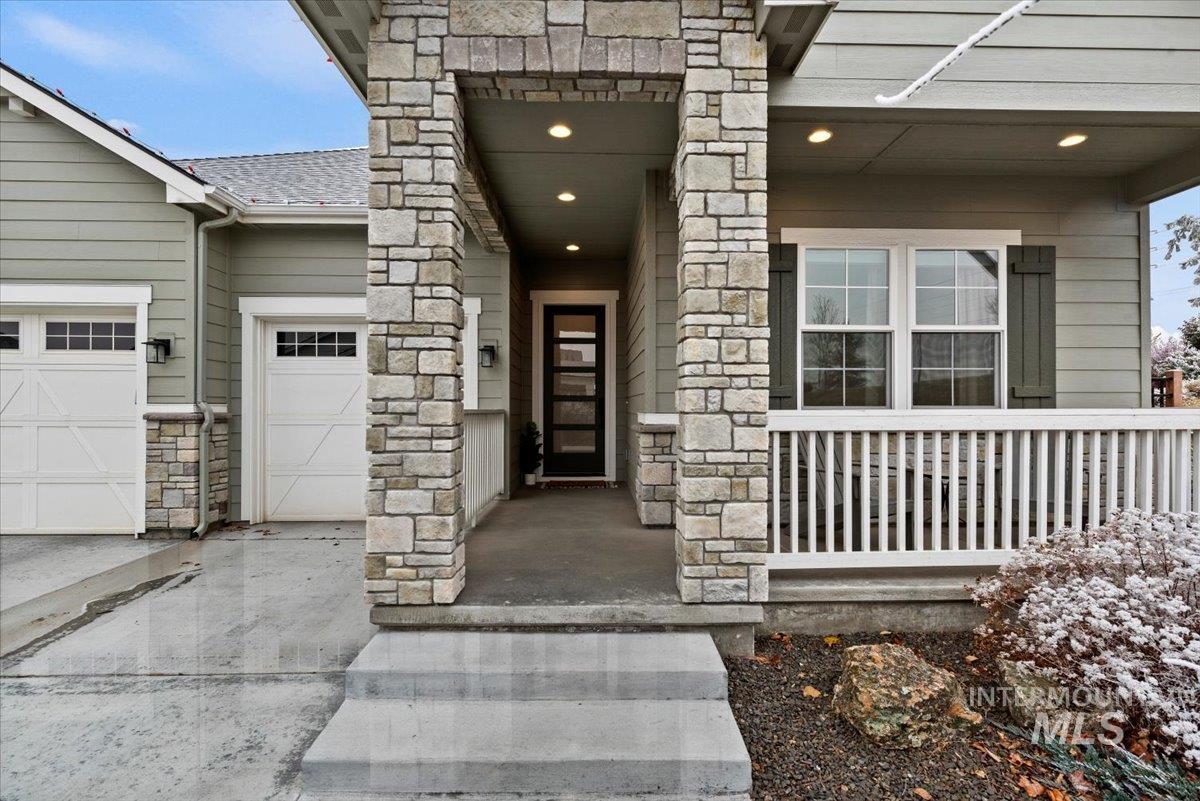 8291 W Corinthia St Property Photo 2