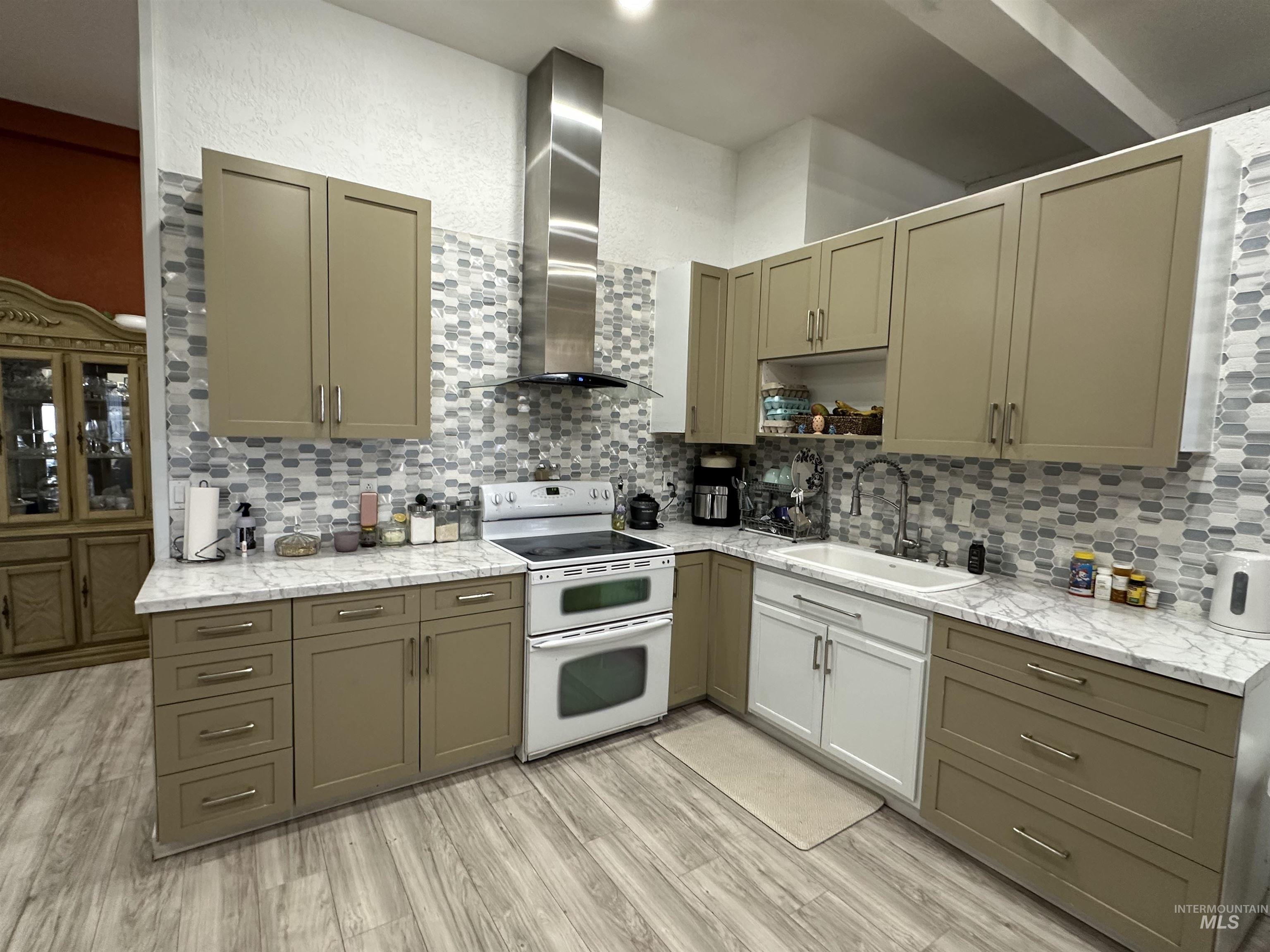 505 2nd Street Property Photo 5