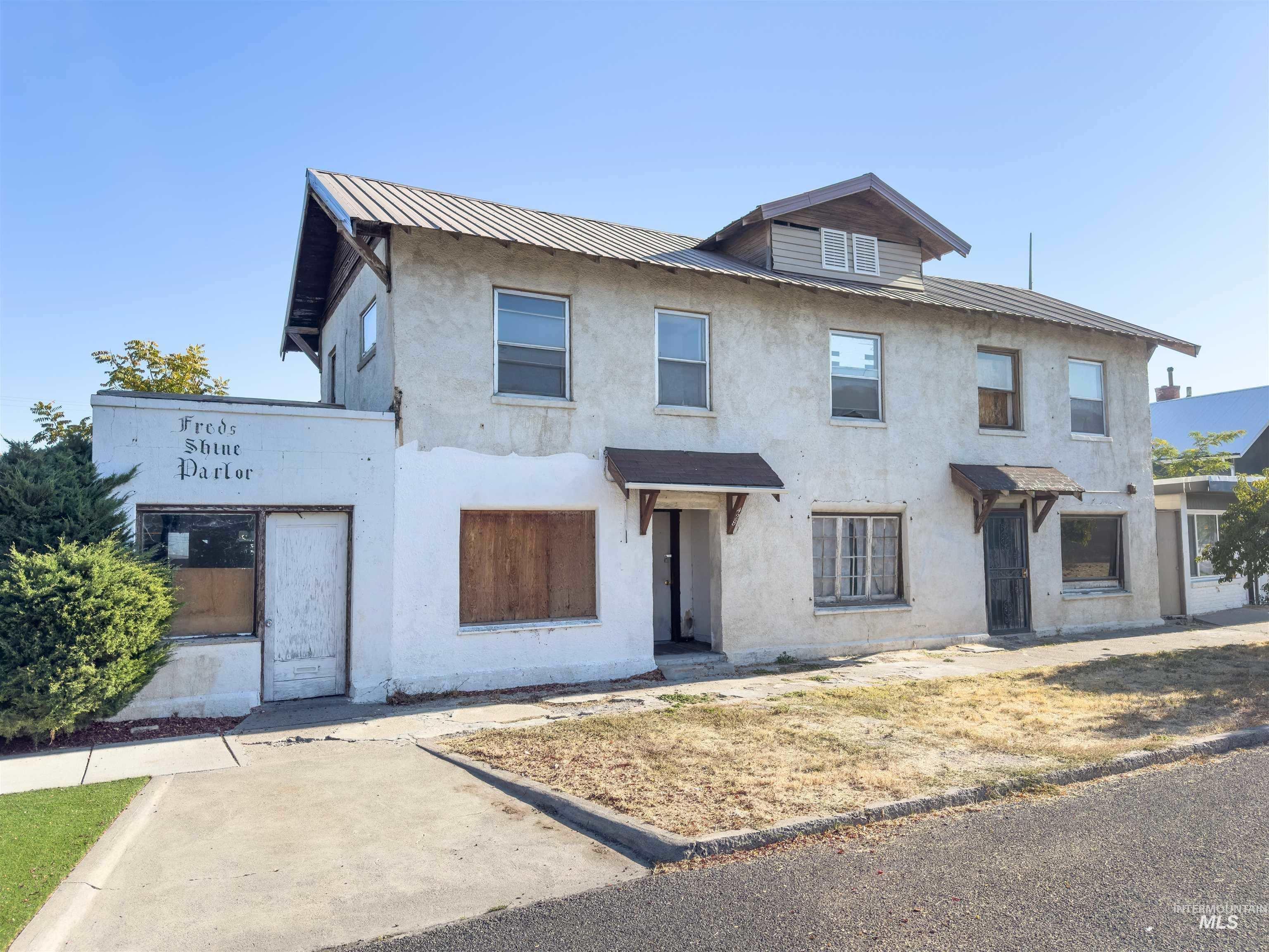 428 Main Ave N Property Photo