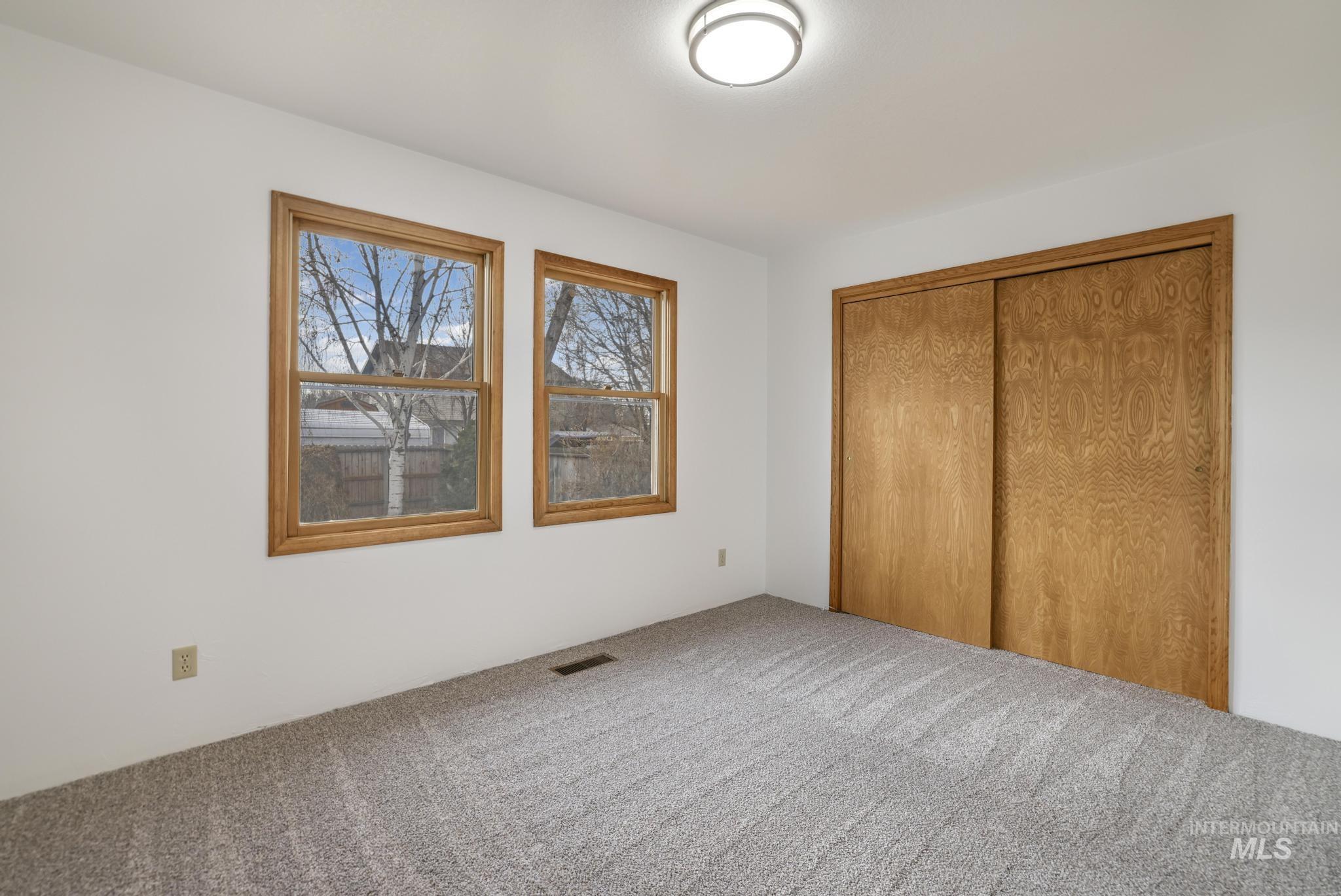 757 16th Ave E Property Photo 30