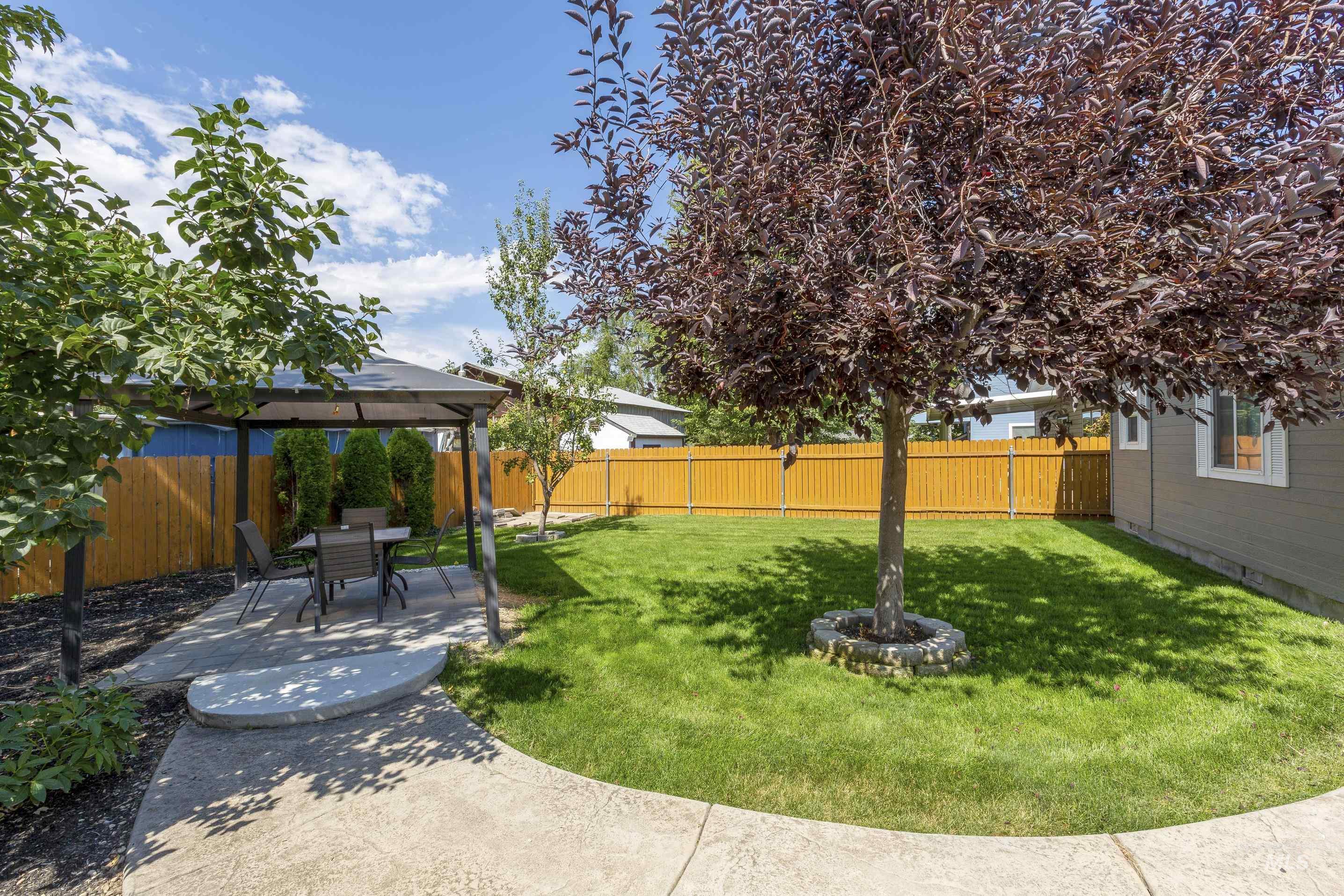 1143 N Nichole Ave Property Photo 5