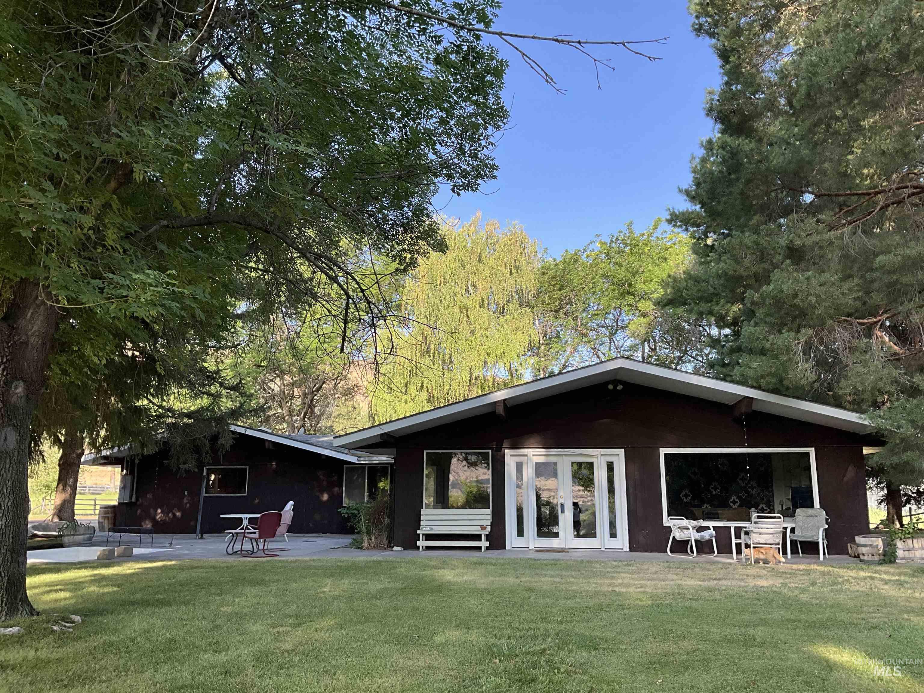 4778 River Road Property Photo 1