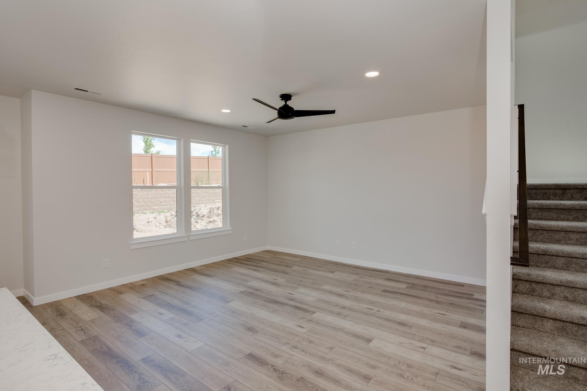6987 S Cheyenne Ave Property Photo 11