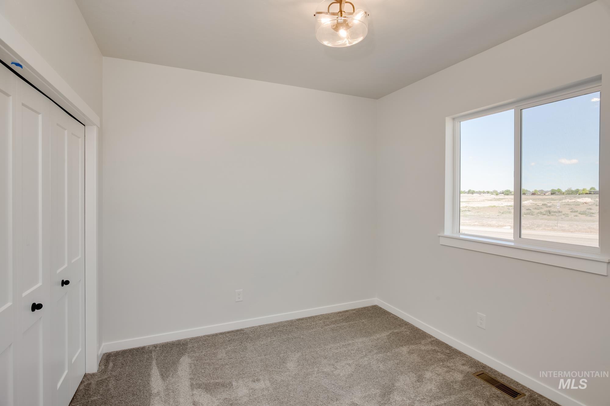 6987 S Cheyenne Ave Property Photo 16