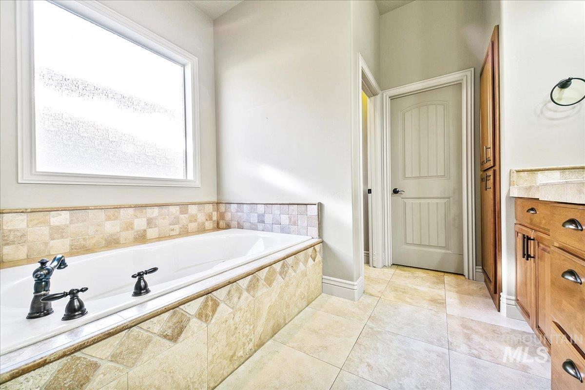 1703 W Par Court Property Photo 32