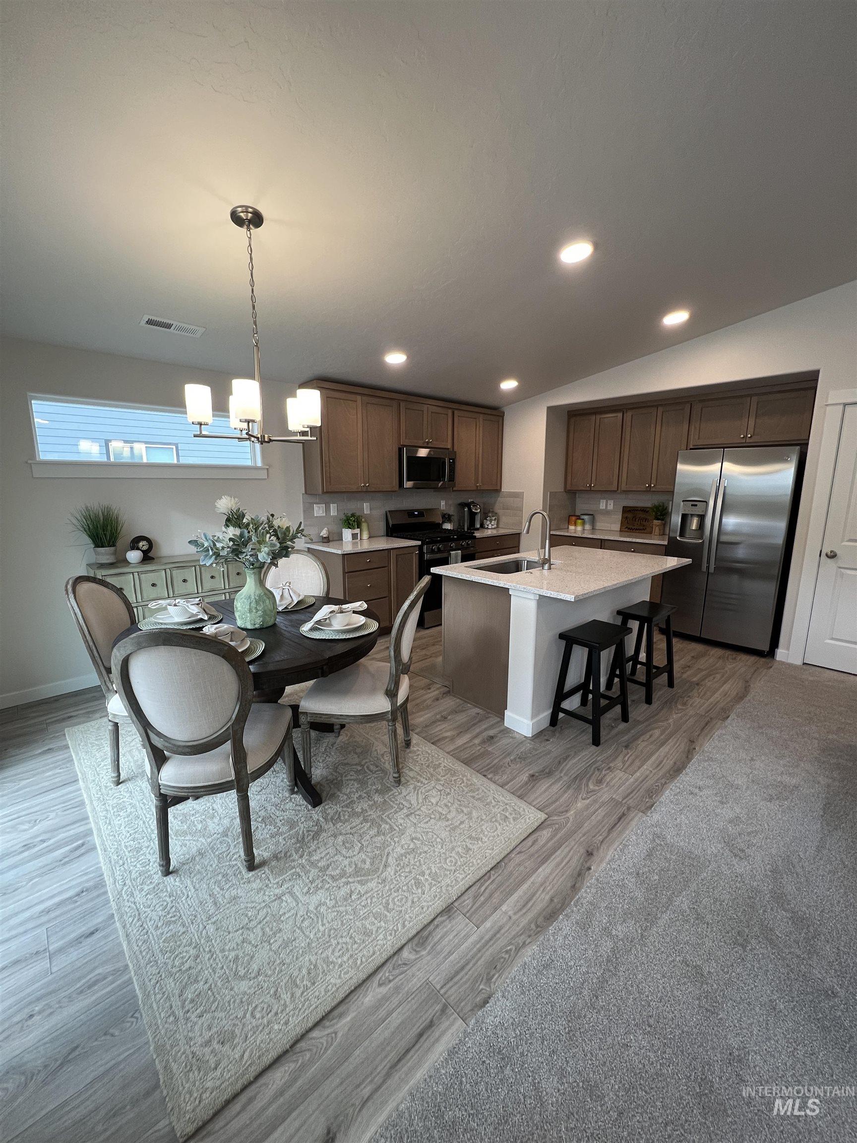 867 N Acer Loop Property Photo 4