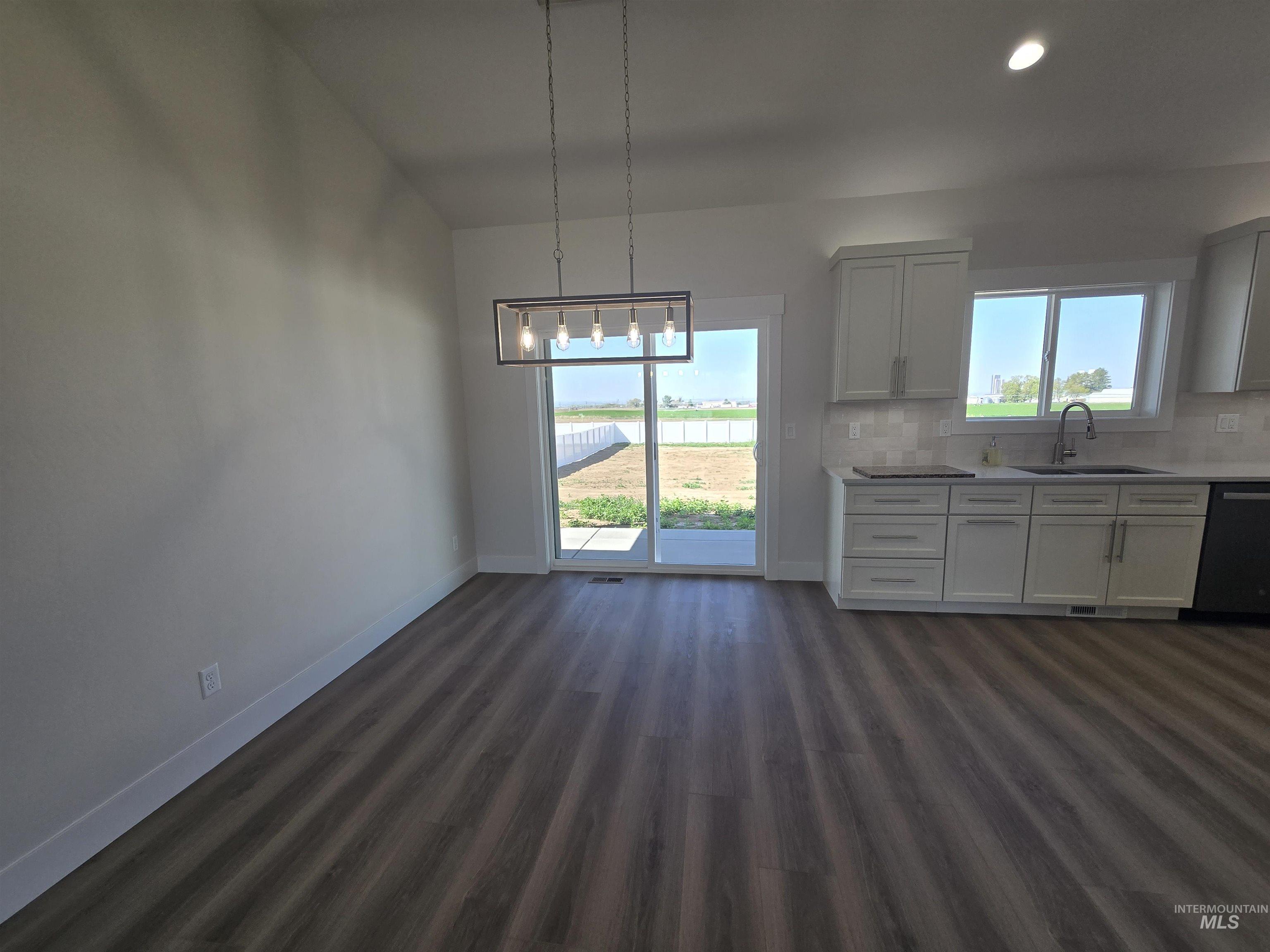1519 Leslie Drive Property Photo 8