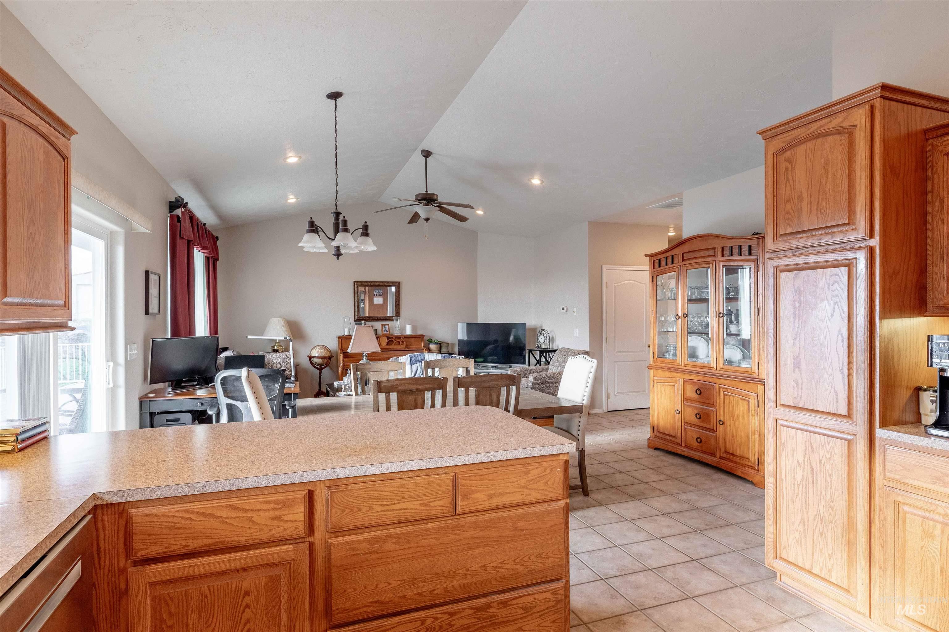 924 Grelle Ave Property Photo 8