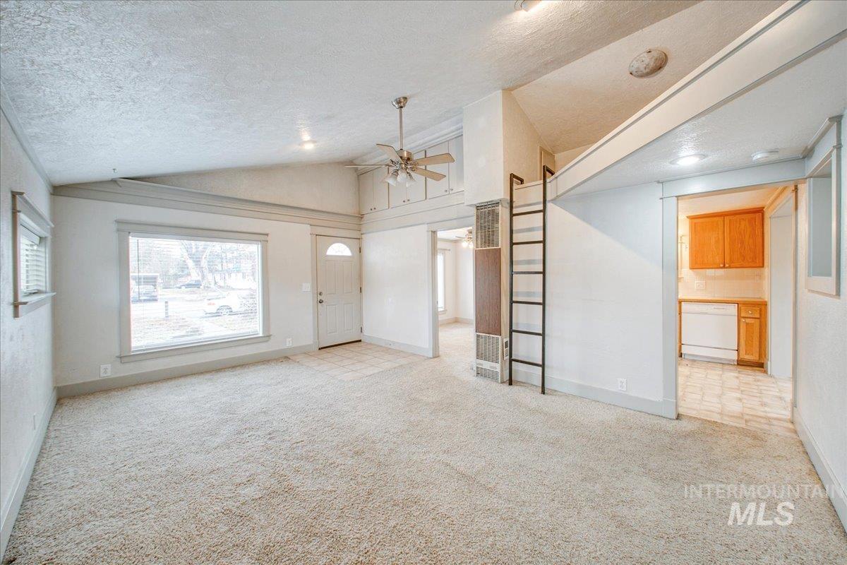 2719 W Woodlawn Property Photo 4