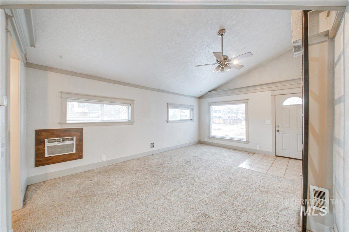 2719 W Woodlawn Property Photo 5