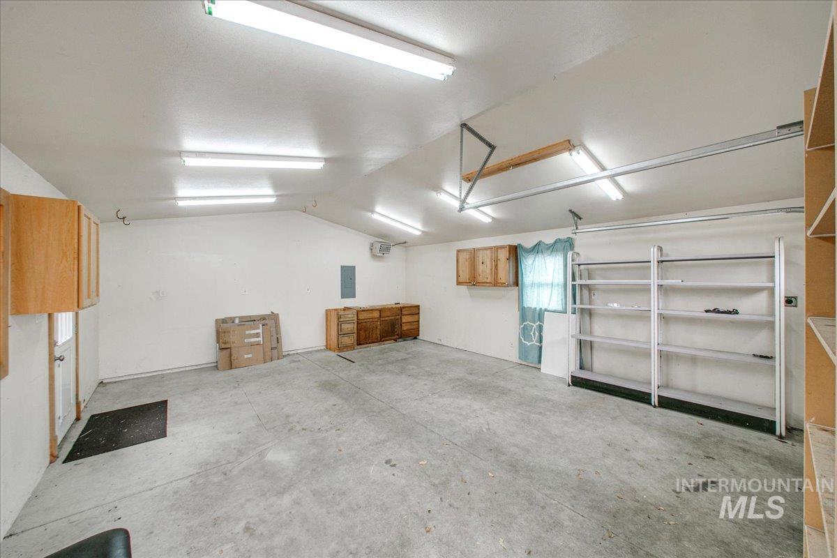 2719 W Woodlawn Property Photo 19
