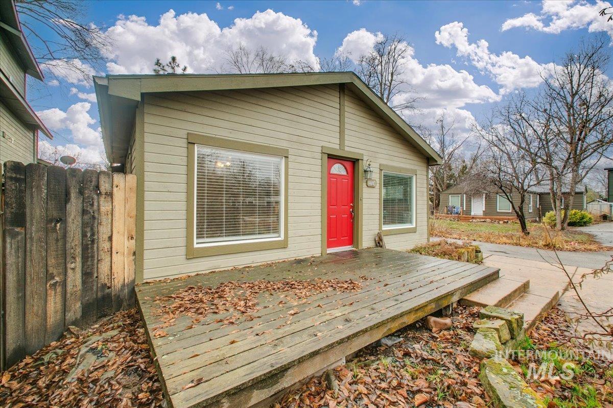 2719 W Woodlawn Property Photo 32