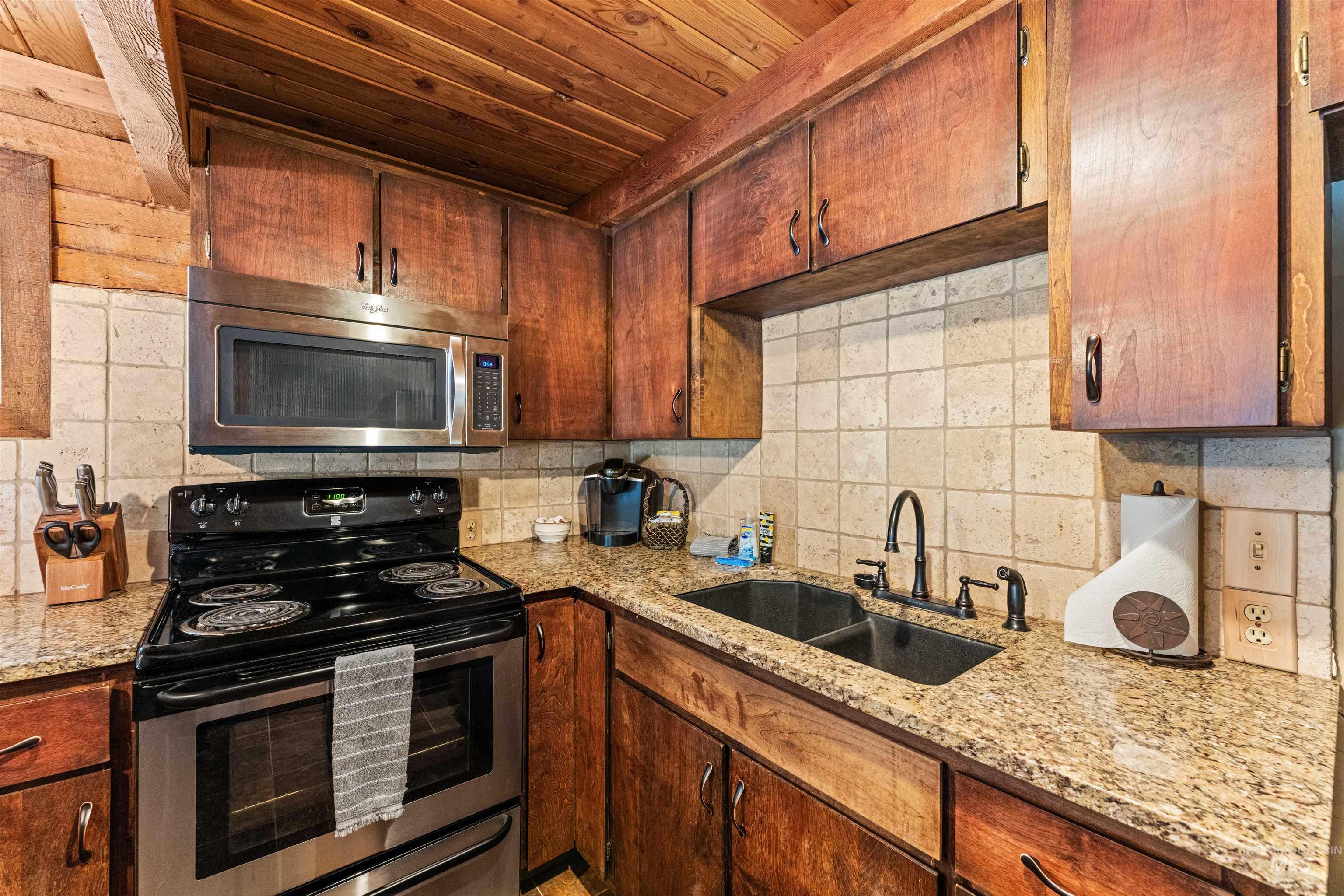 2149 West Mountain Rd. Property Photo 4