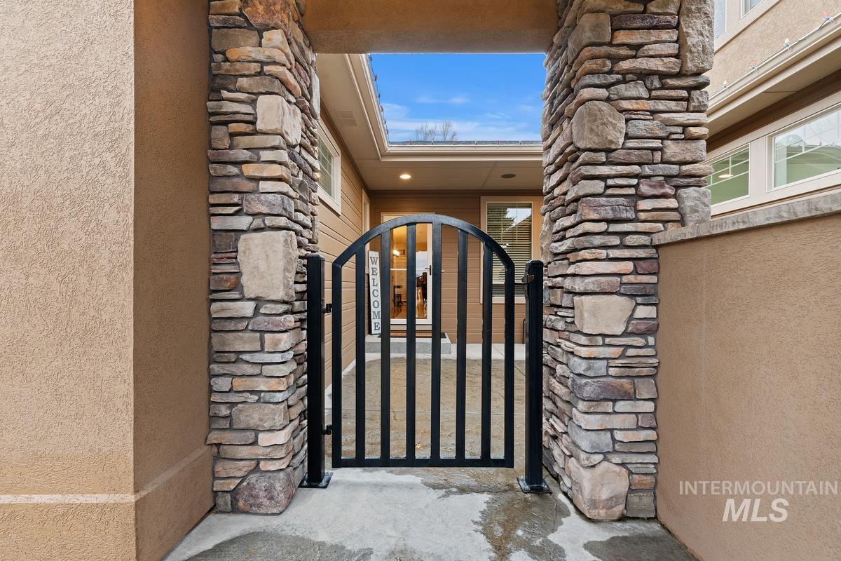 2763 E Fratello Property Photo 3