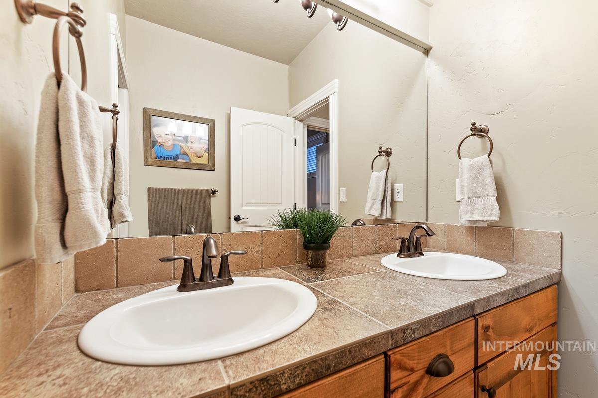 2763 E Fratello Property Photo 21