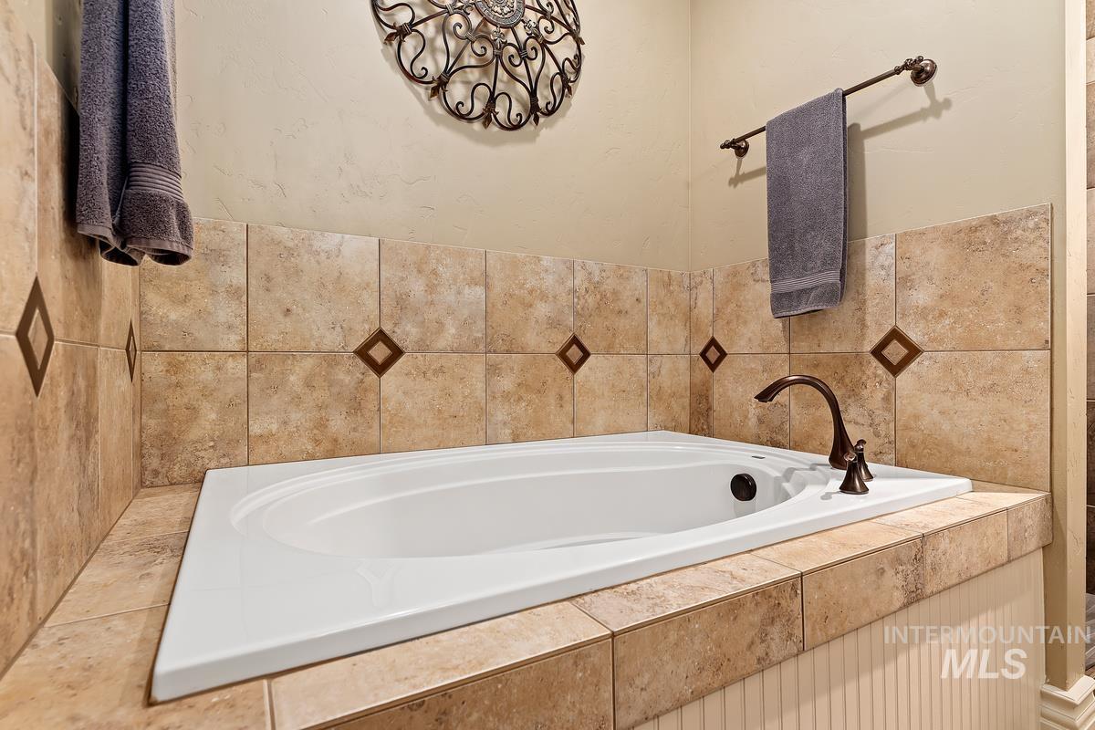 2763 E Fratello Property Photo 32