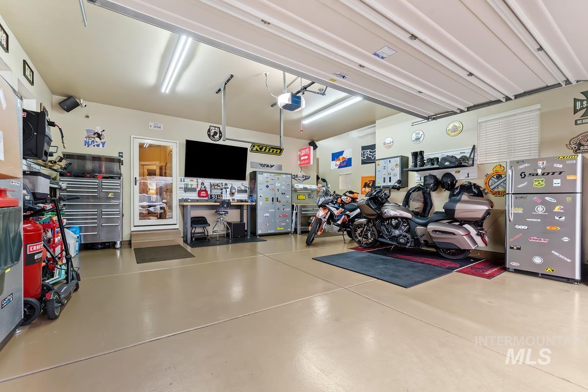 2763 E Fratello Property Photo 41