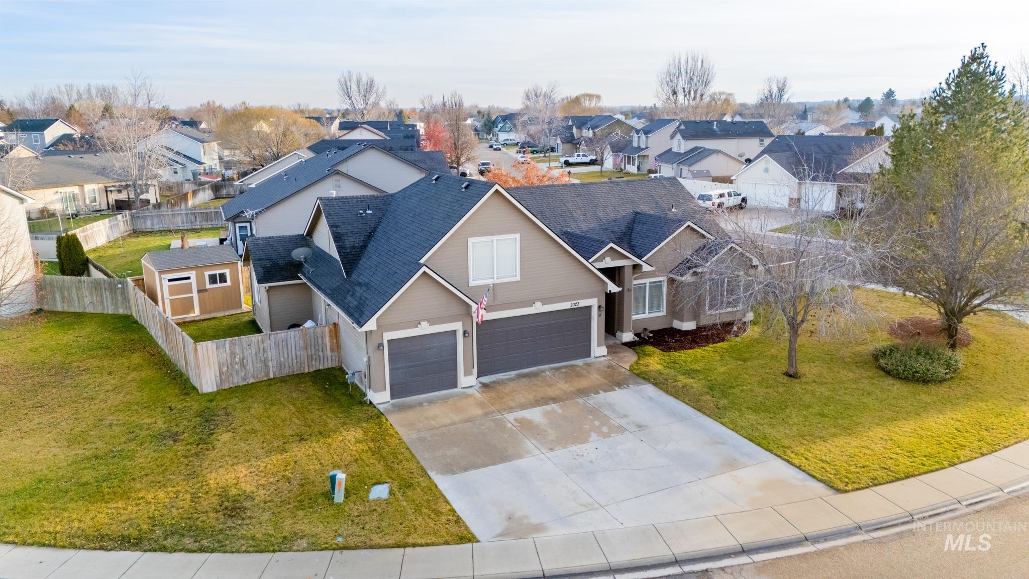 2023 W Camelot Dr Property Photo 1