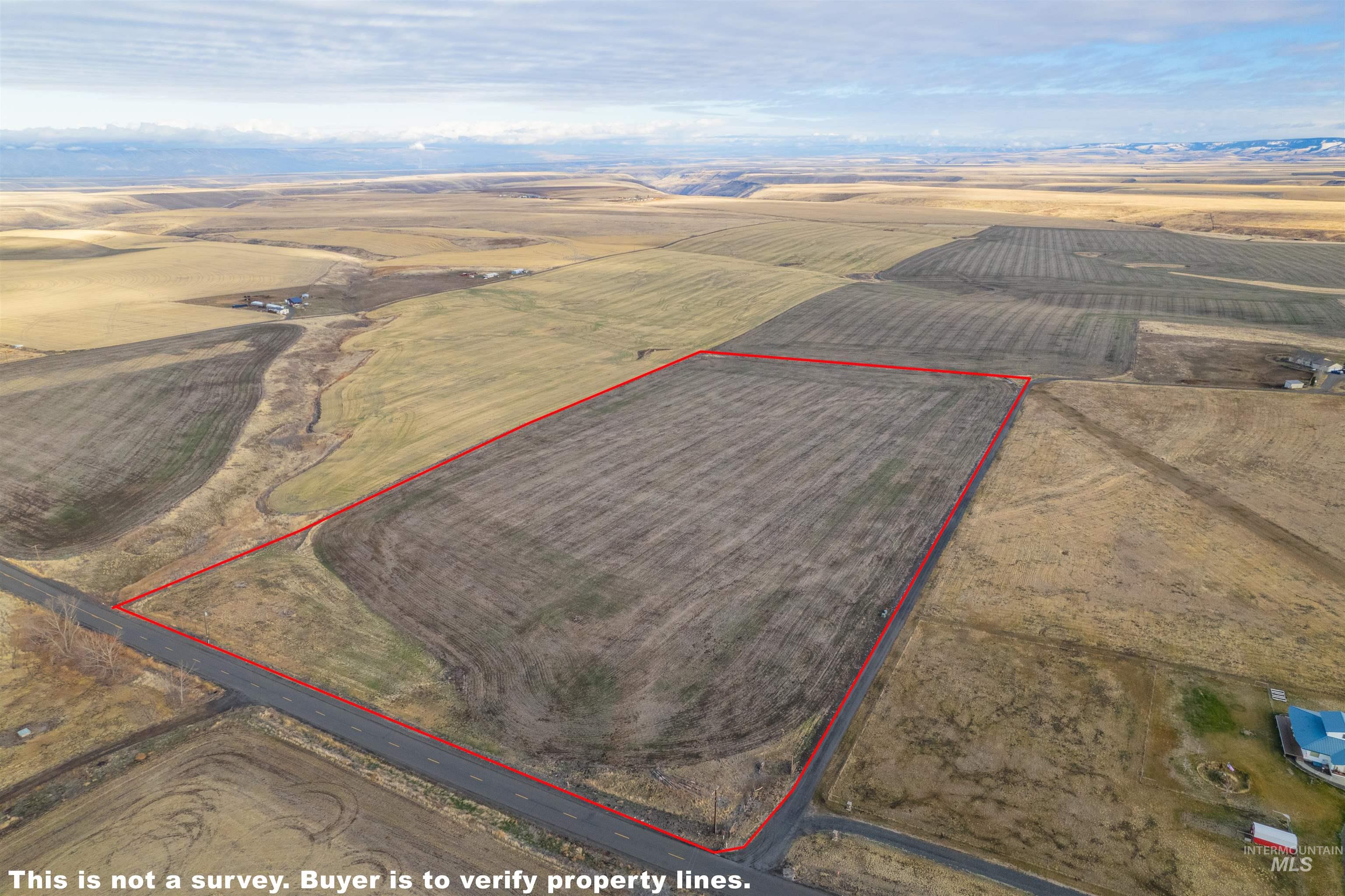 19225 Cloverland Road Property Photo 1