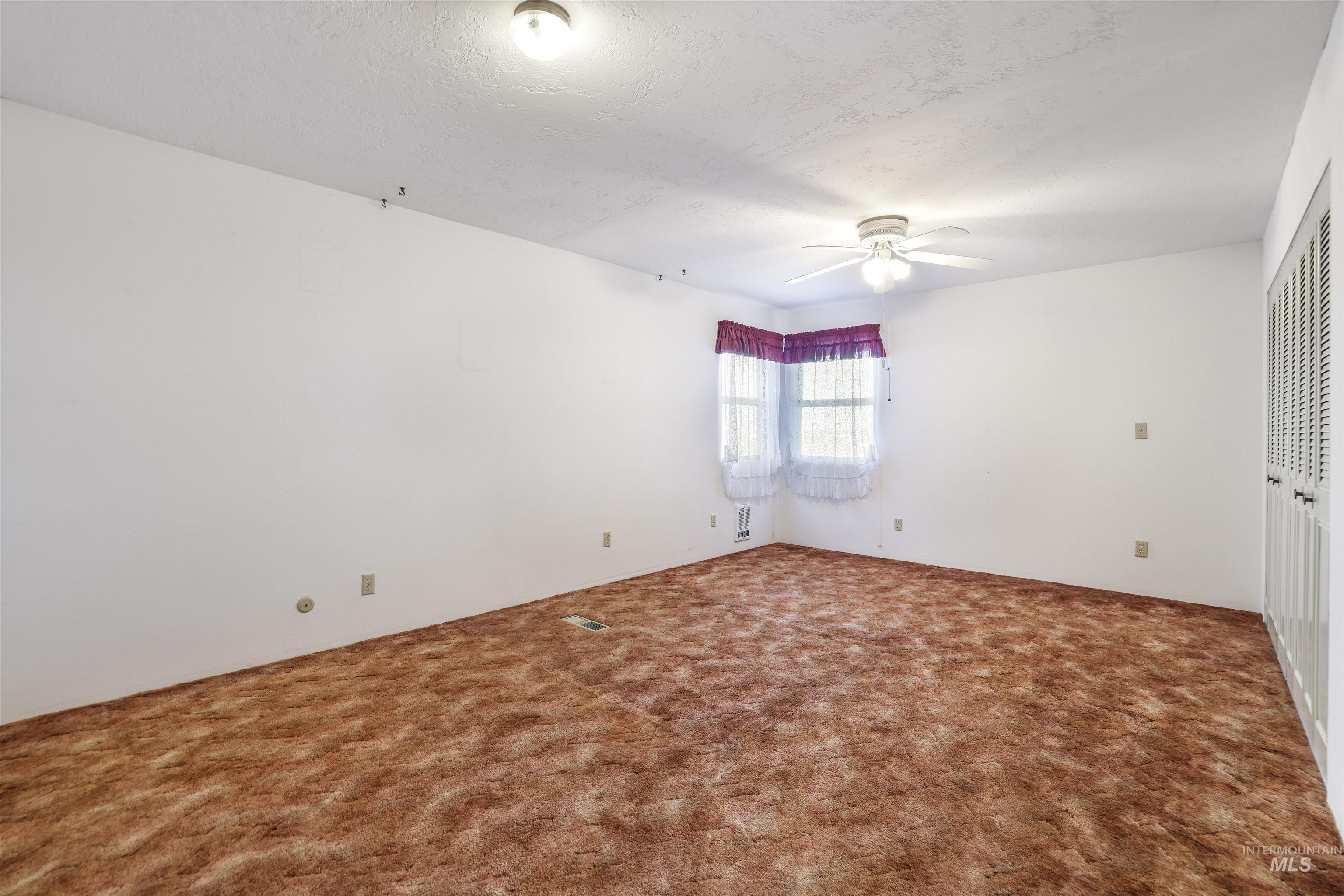 1876a East 2900 South Property Photo 13