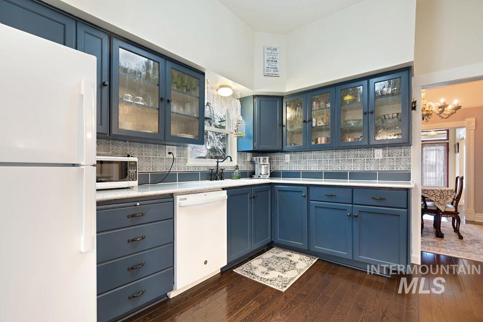 516 E Main Property Photo 18