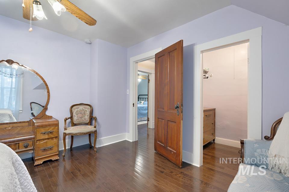 516 E Main Property Photo 32