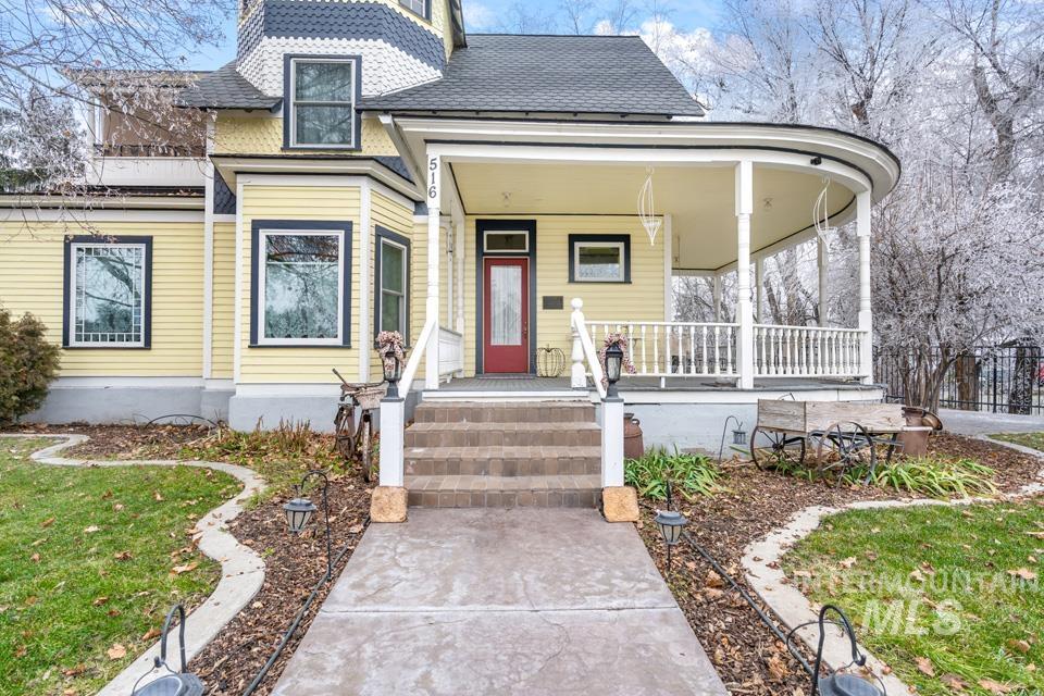 516 E Main Property Photo 42