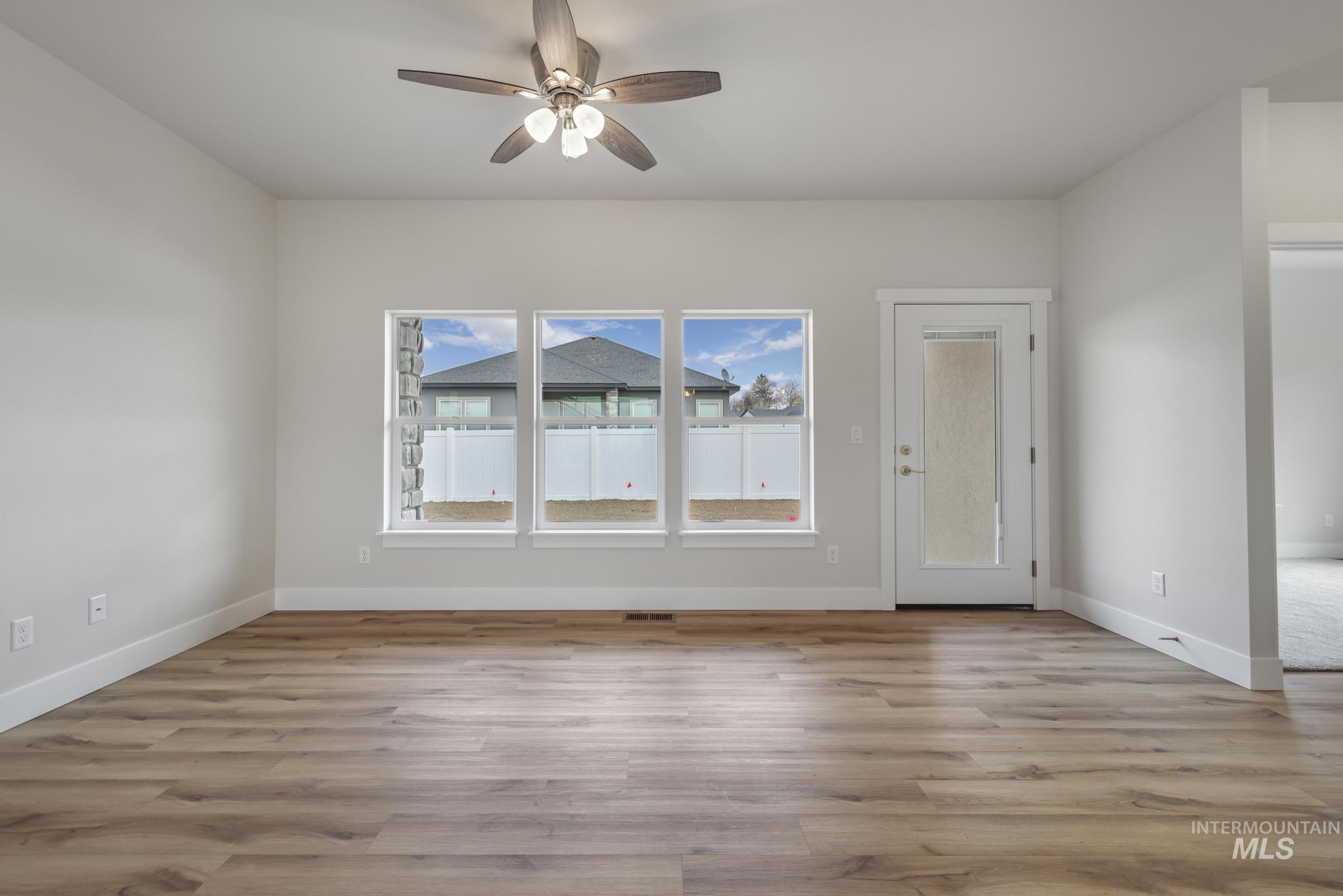 1516 Leslie Drive Property Photo 3