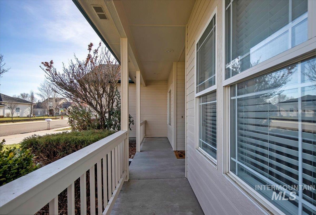 1725 S Labrador Place Property Photo 5