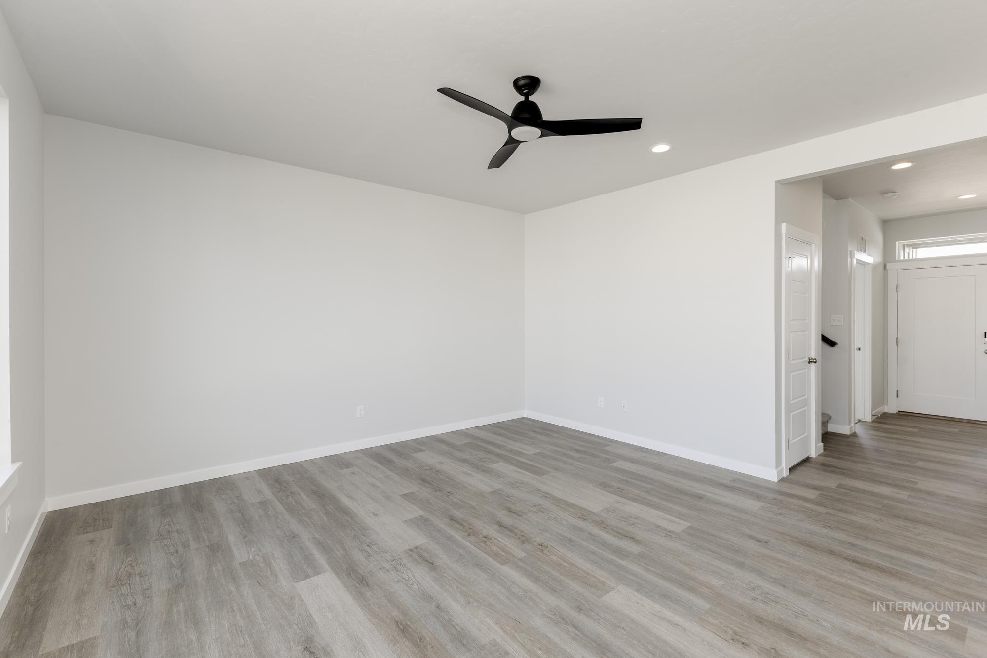 2751 N Silver Wolf Ave Property Photo 11